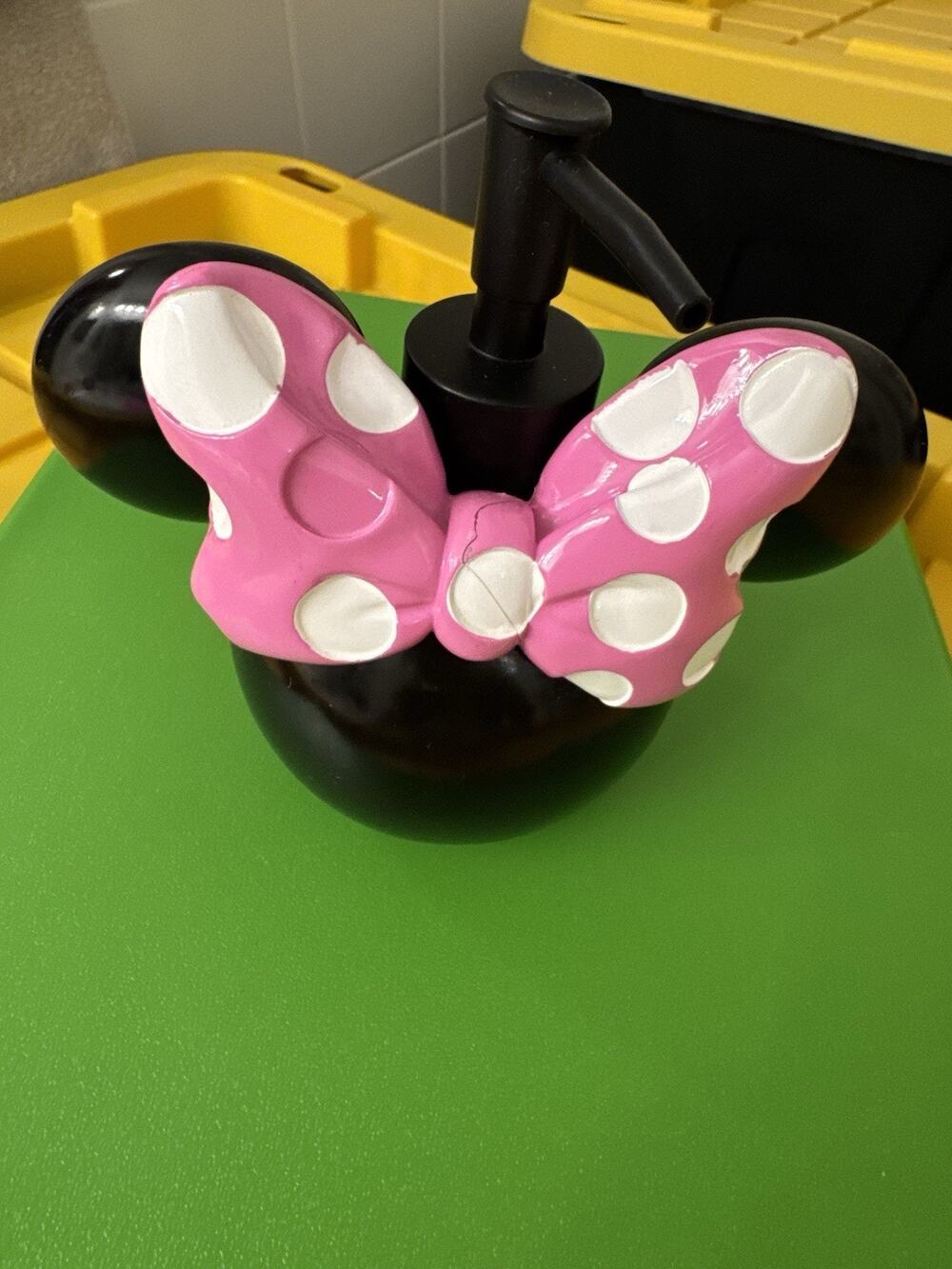 Jay Franco & Sons Disney Minnie Mouse Soap Dispenser Pink Polka Dot Bow